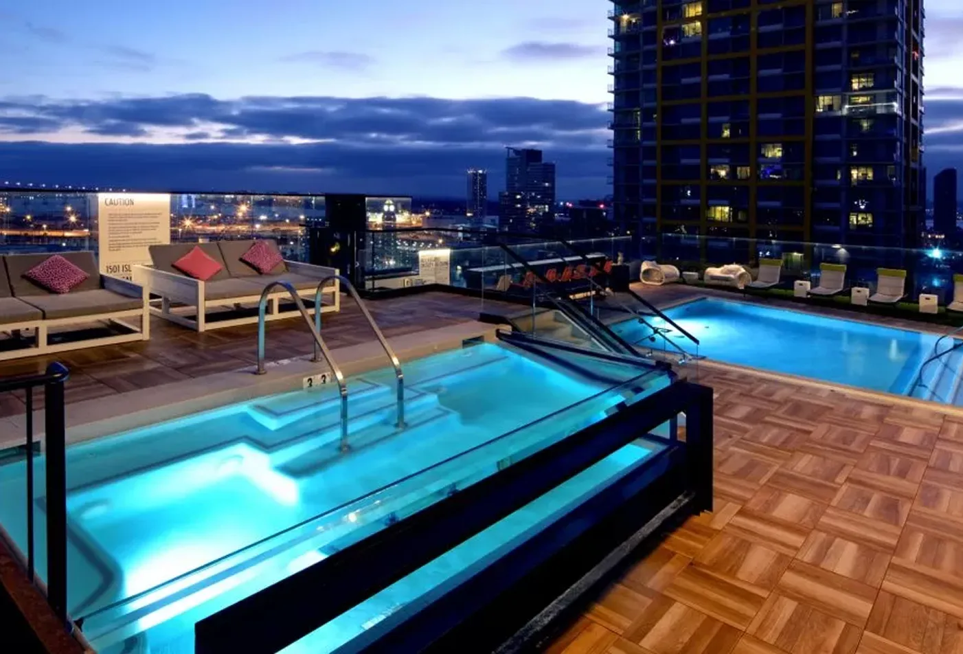 Pool features