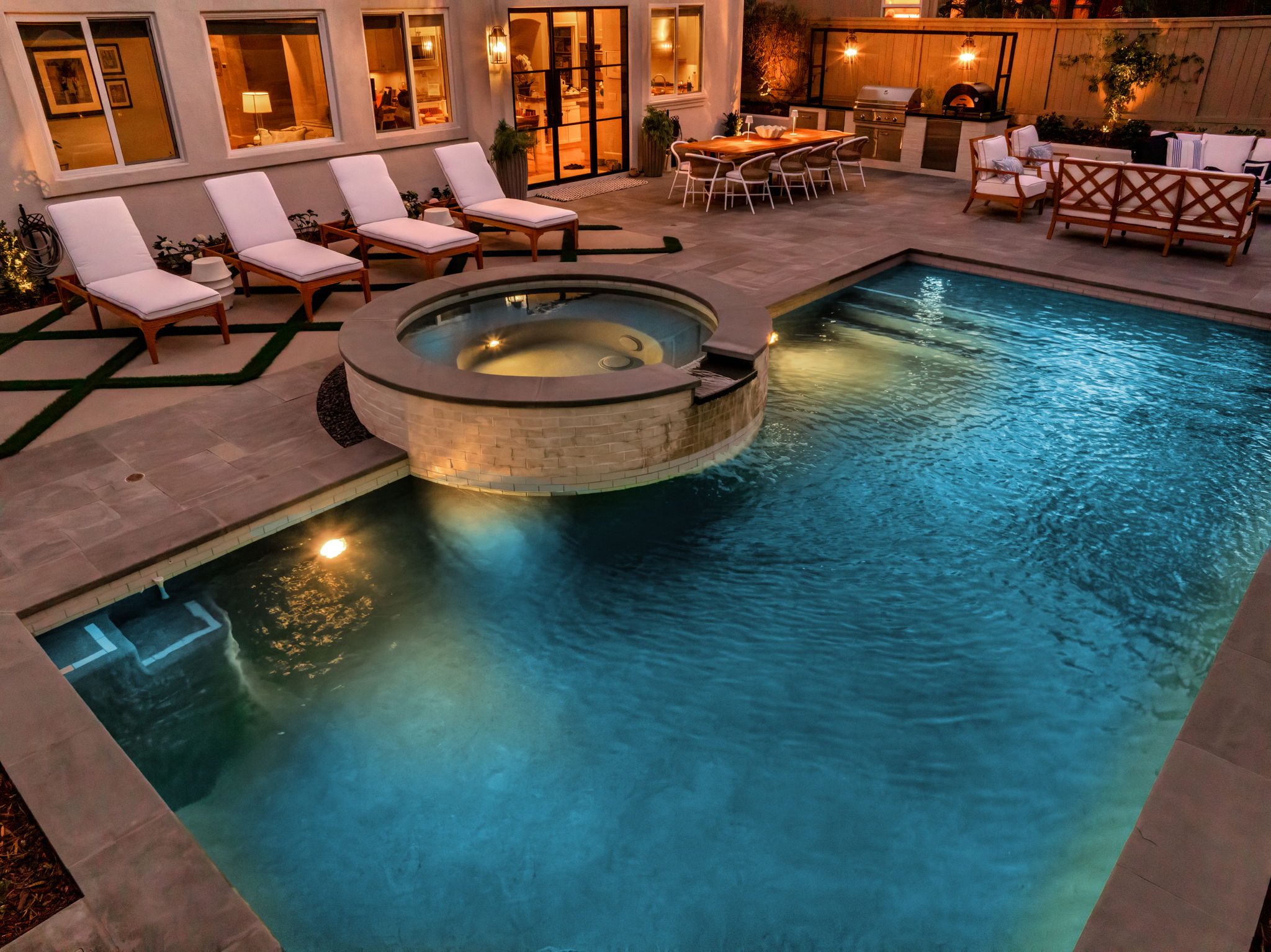 The Entertainers Grid: Outdoor Living Pool Design