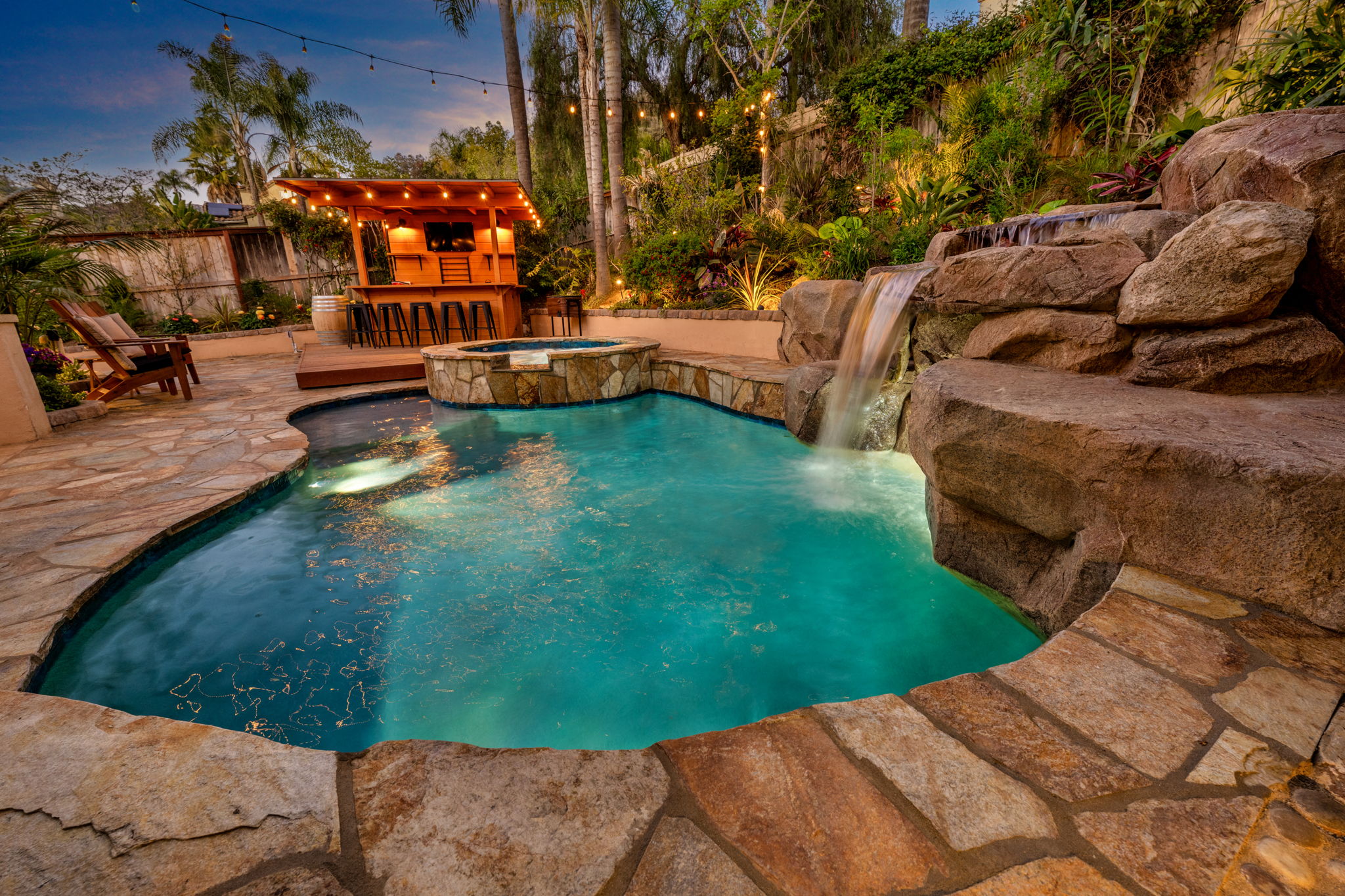 The Hidden Lagoon: Natural-Style Luxury Pool