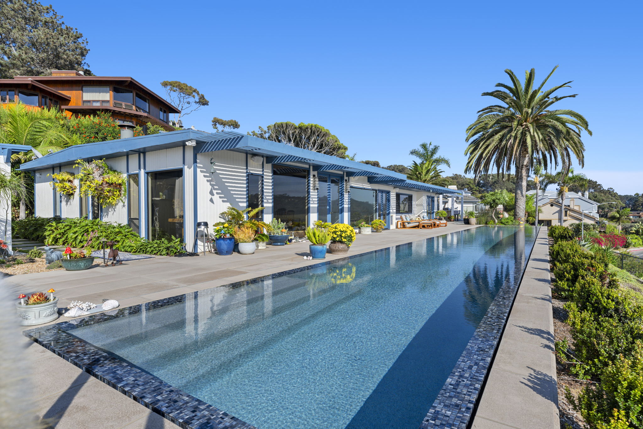 Wellness with a View: Spa-Style Hillside Pool